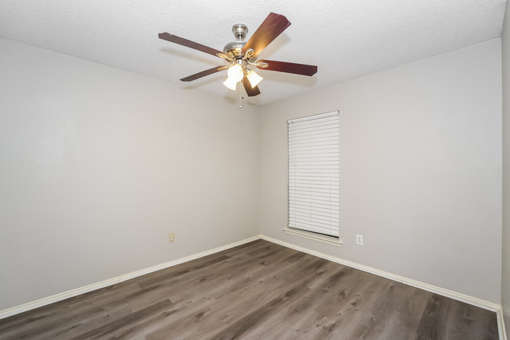 Building Photo - 709 Daniels Dr