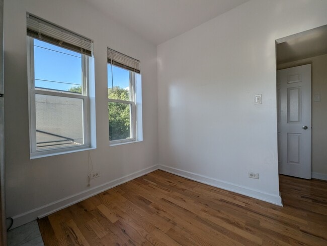 Building Photo - 2347 N Drake Ave