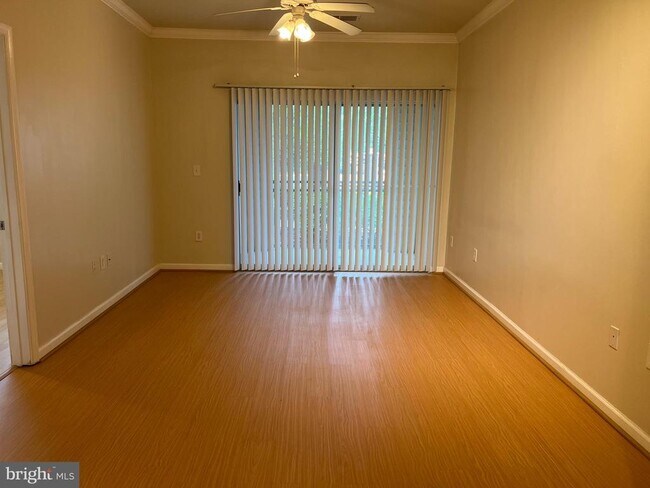 Building Photo - 12905 Centre Park Cir