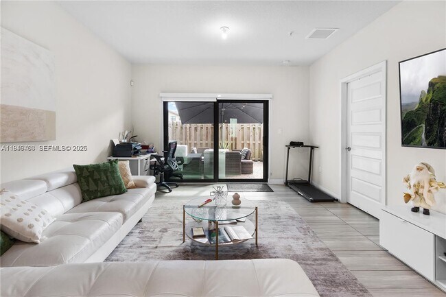 Building Photo - 7805 NW 104th Ave