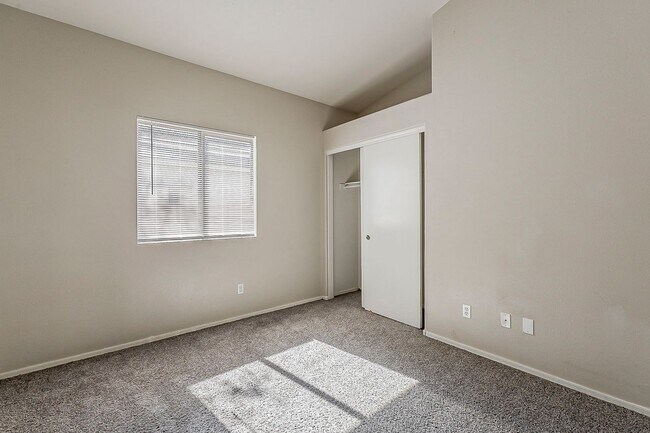 Building Photo - Home for rent