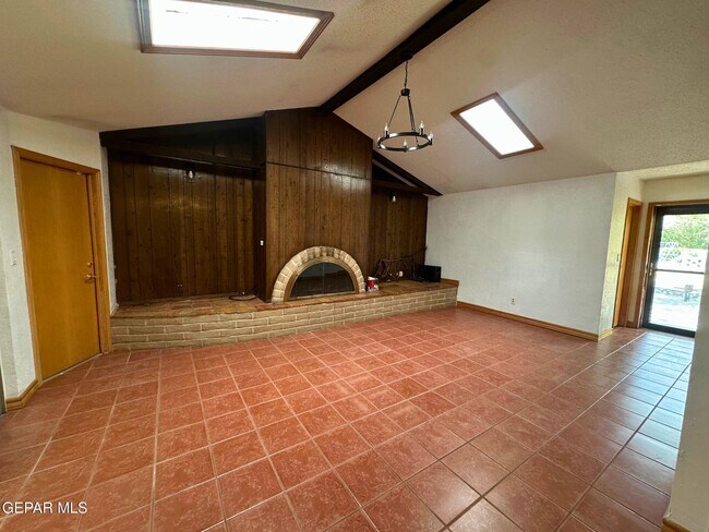 Building Photo - 1067 Villa Linda Way