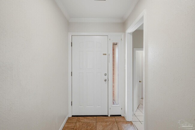 Building Photo - 5641 Hibiscus Rd