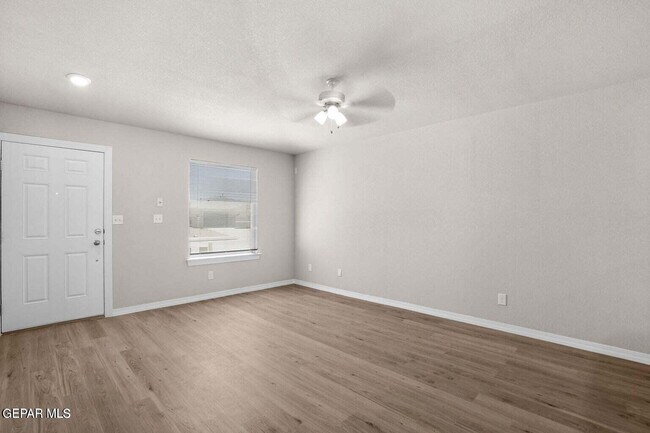 Building Photo - 14581 Firewheel Ave