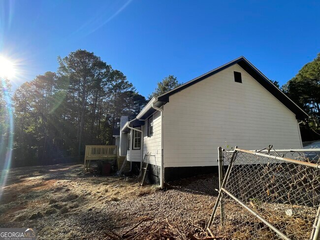 Building Photo - 505 Ironwood Ct SE