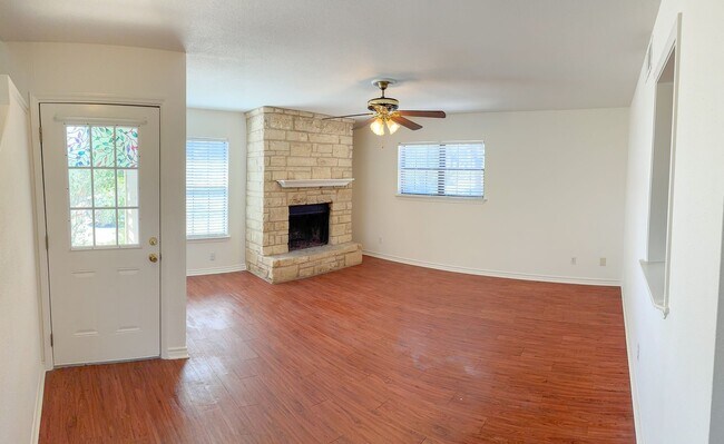 Building Photo - 6403 Lohman Ford Rd