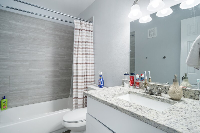 Building Photo - 2835 Villa Creek Dr