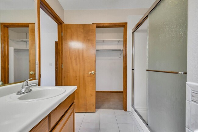 Building Photo - Beautiful 3 bed / 3 bath Ranch - High Pointe Community Westminster - Available NOW!
