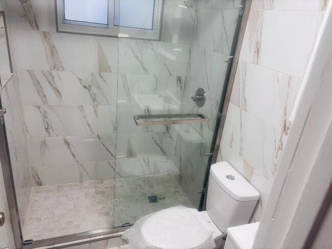 Building Photo - 134 Woodbine Ave