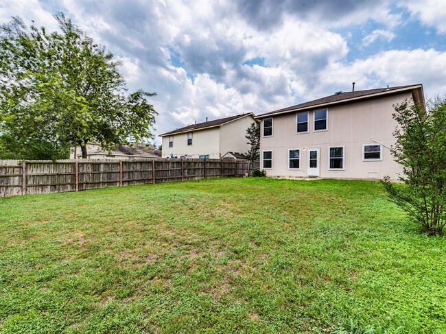 Building Photo - 221 Carriage Way