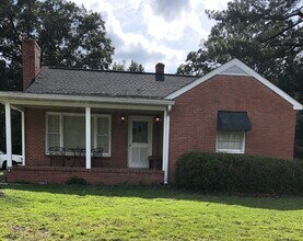 Building Photo - 702 Sherwood Dr