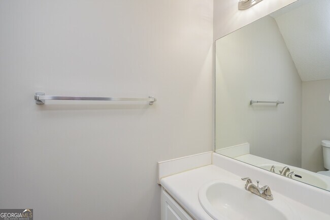 Building Photo - 325 Coral Cir