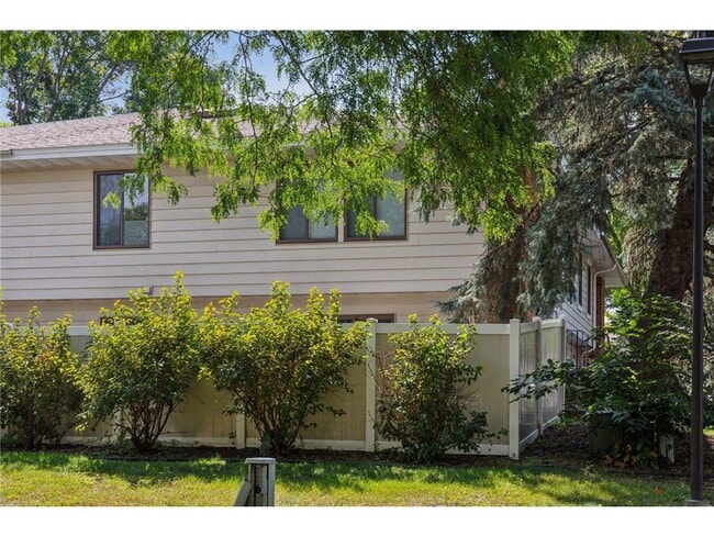 Building Photo - 2265 Oregon Ct