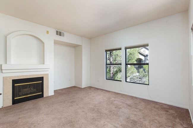 Building Photo - MOVE IN SPECIAL - 1st month HALF OFF!!!