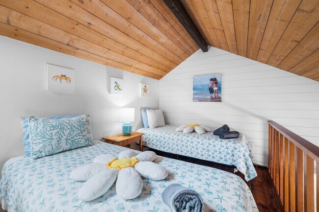 Building Photo - 733 Seacoast Dr