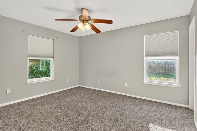 Building Photo - 2110 Encino Dr