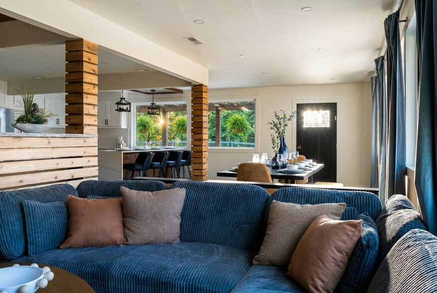 Building Photo - 10 Penny Ave