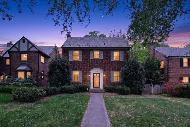 Building Photo - 4825 Butterworth Pl NW