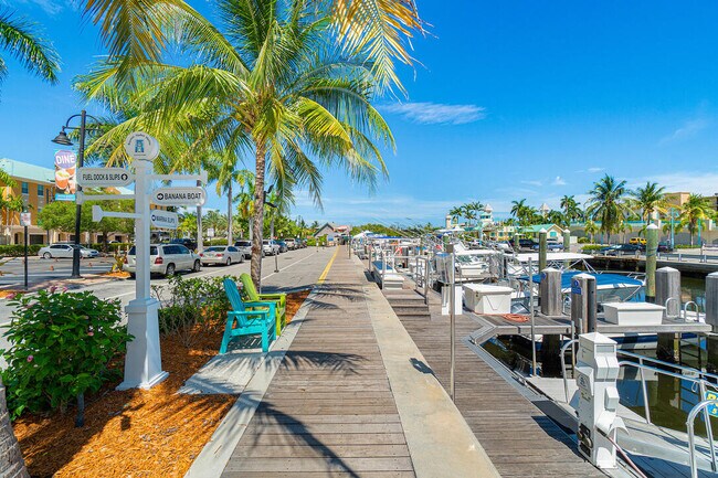 Building Photo - 700 E Boynton Beach Blvd
