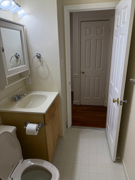 Building Photo - 4607 1/2 MacArthur Blvd NW