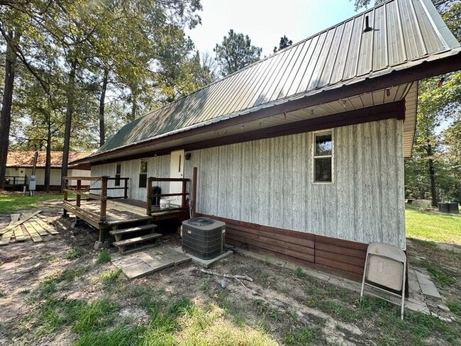 Building Photo - Tour Today! 2 Bed 2 Bath in East Tyler!