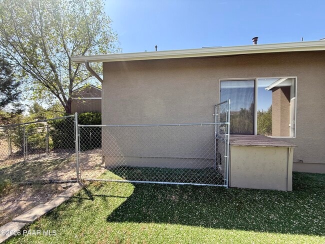 Building Photo - 2640 W Quail View Loop