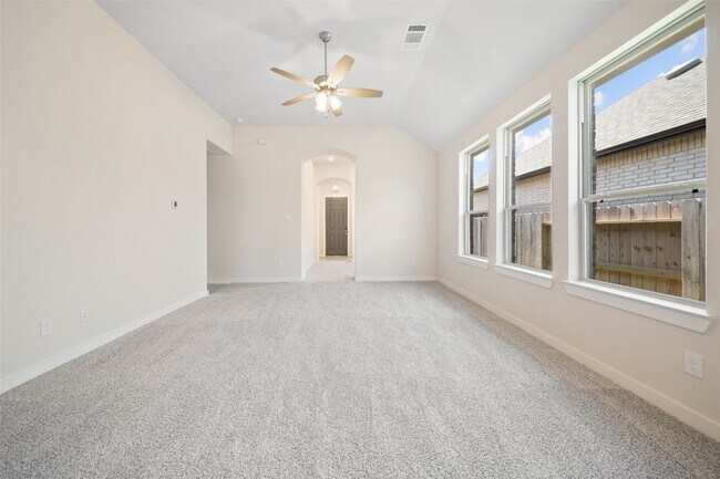 Building Photo - 820 Sendero Trail