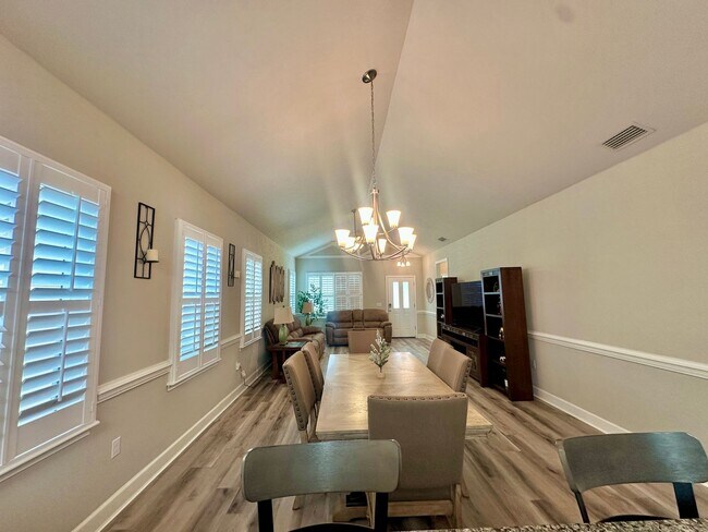 Building Photo - Modern Comfort in Fletcher Oaks – 3BR/2BA ...