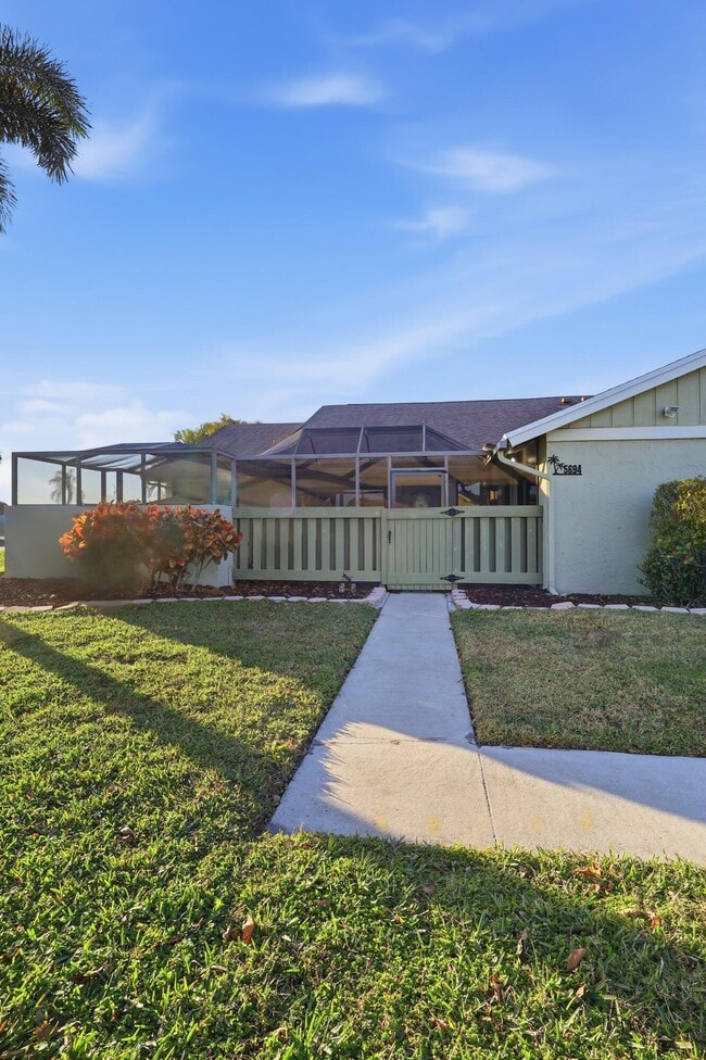 Building Photo - 5694 Northpointe Ln