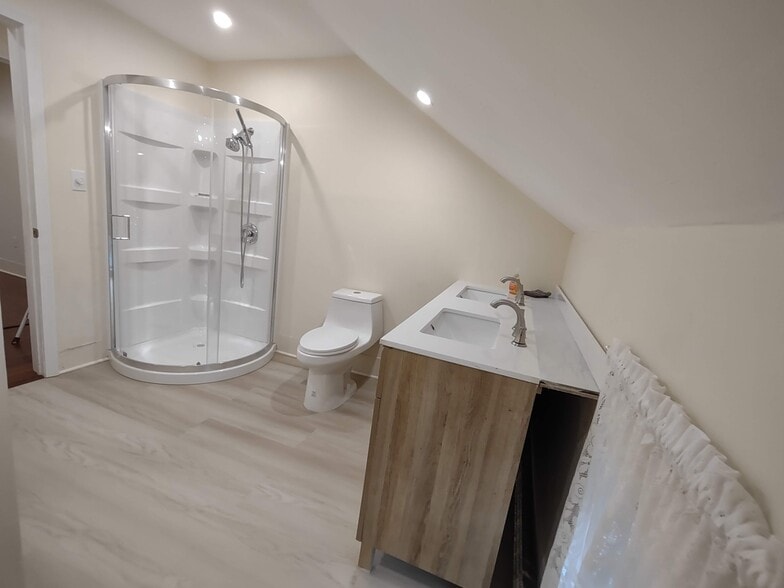 2nd floor bathroom - 273 Main St
