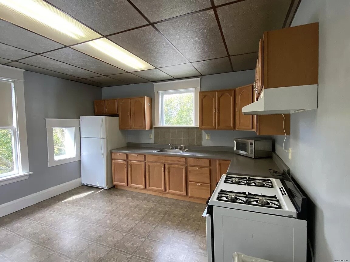 Kitchen - 15 North St