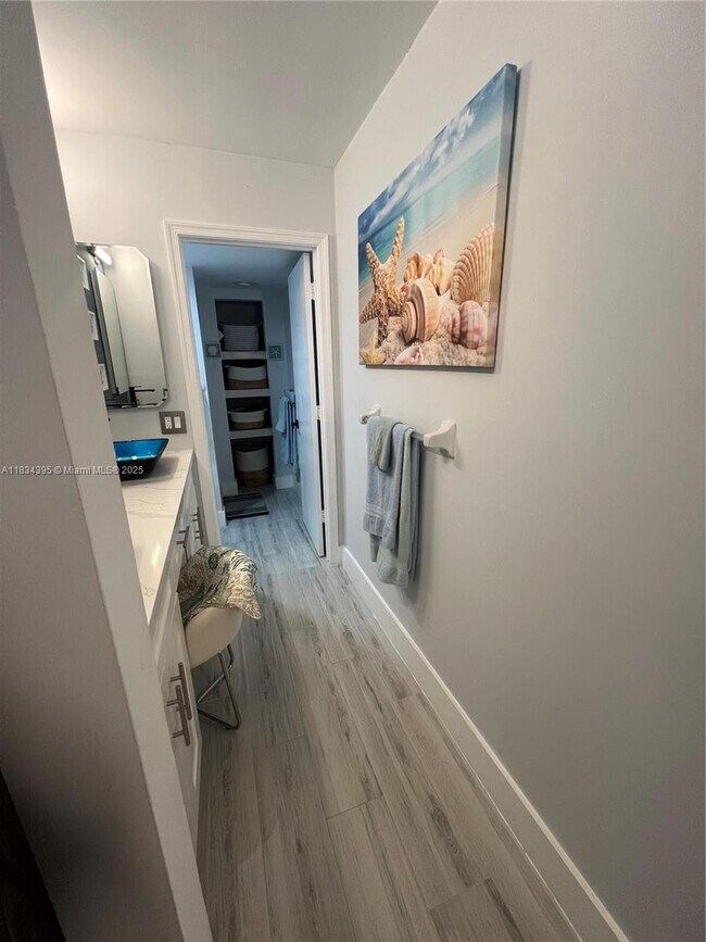 Building Photo - 10980 S Ocean Dr