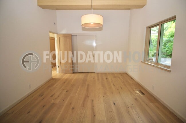 Building Photo - Tamalpais Valley Modern Gem with Forest Vi...