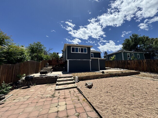 Building Photo - 2745 W Archer Pl