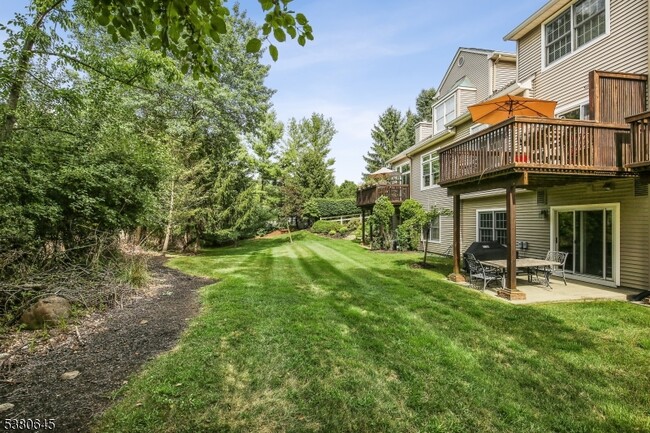 Building Photo - 10 Conklin Ct