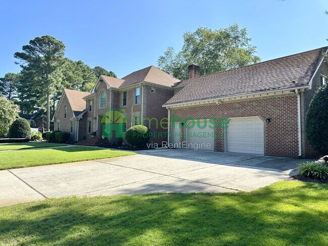 Building Photo - 948 Forest Lakes Cir