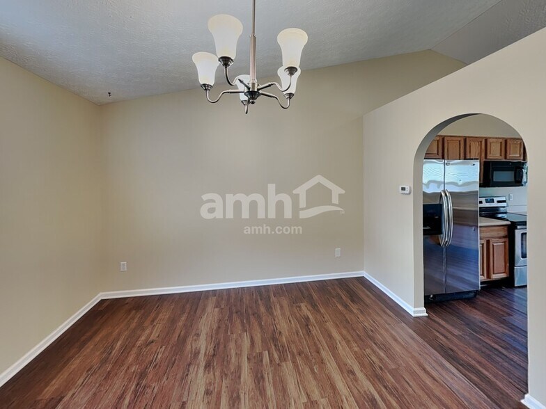 Building Photo - 167 Firestone Dr