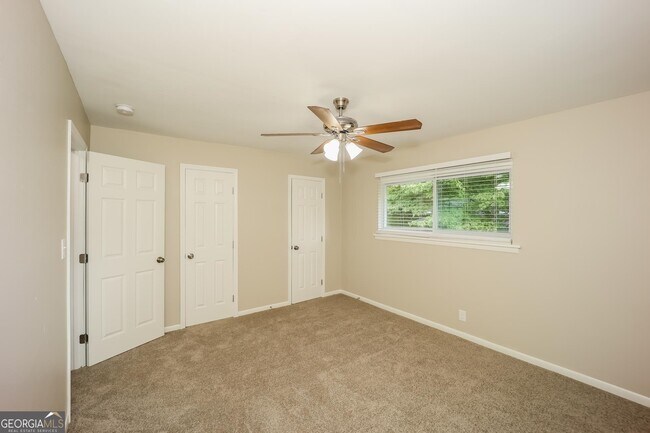 Building Photo - 5285 Chantilly Terrace