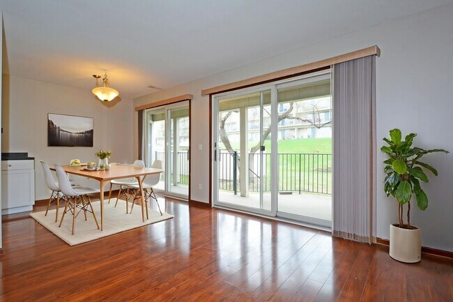 Building Photo - Condo on the St. Croix River