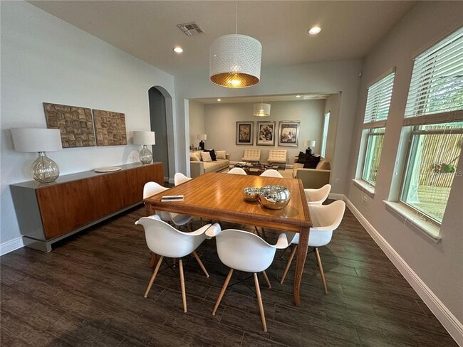 Building Photo - 8370 Lookout Pointe Dr