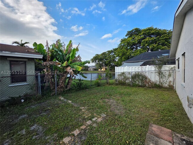 Building Photo - 5307 NW 93 Ave