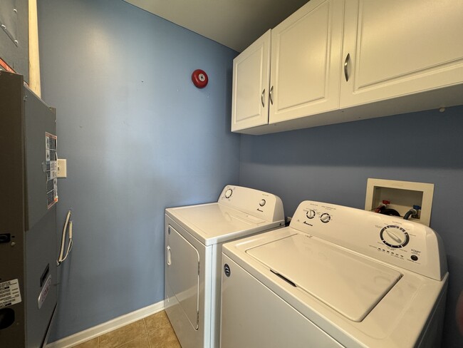 Building Photo - 1399 Crimson Ln