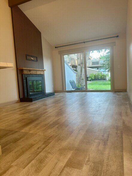 Building Photo - 61 Breezy Knoll Ln