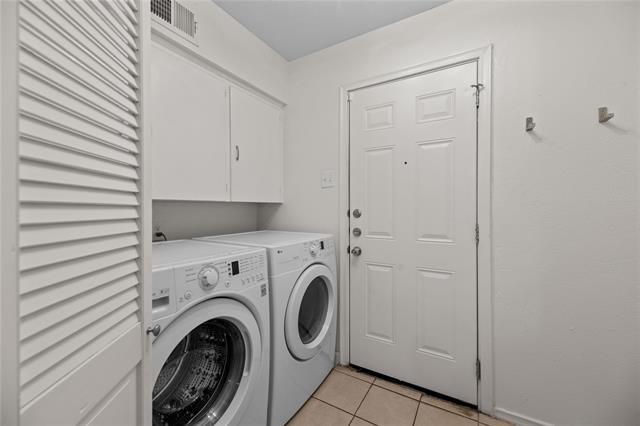 Building Photo - 9936 Lakemere Dr