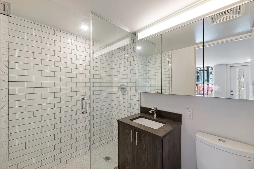 Building Photo - 167 Ludlow St