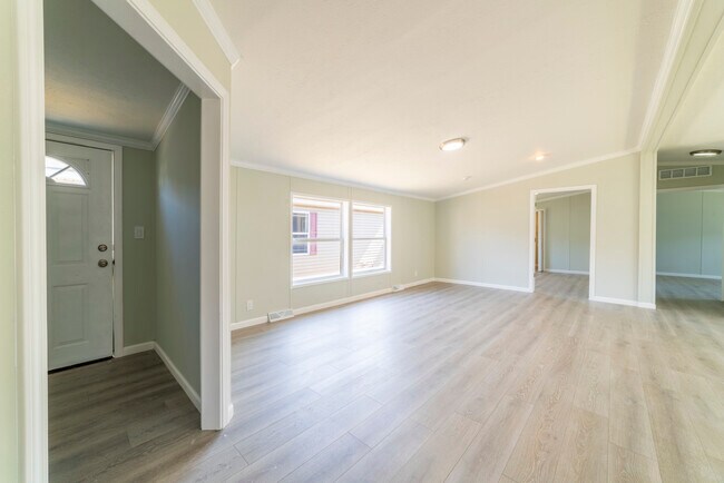 Building Photo - 287 Park Ln