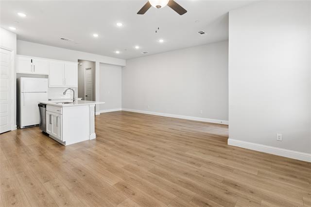 Building Photo - 4701 Piedras Lanzar Dr