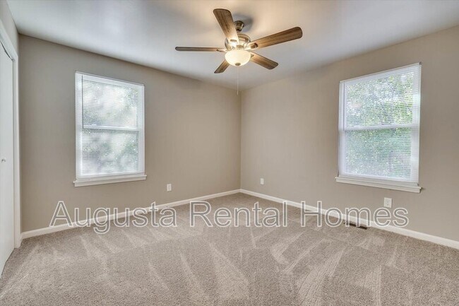 Building Photo - 310 W Buena Vista Ave