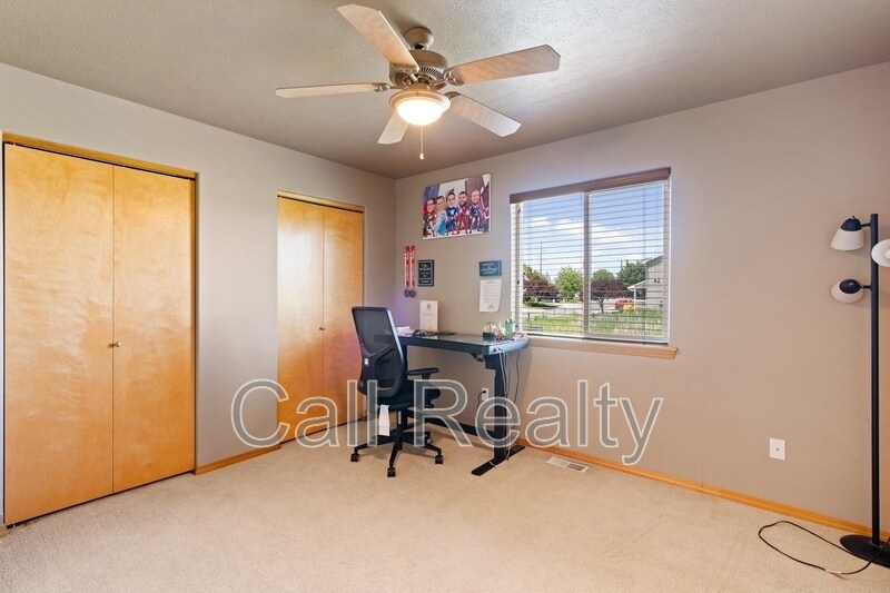 Building Photo - 5211 S Myrtle Ln