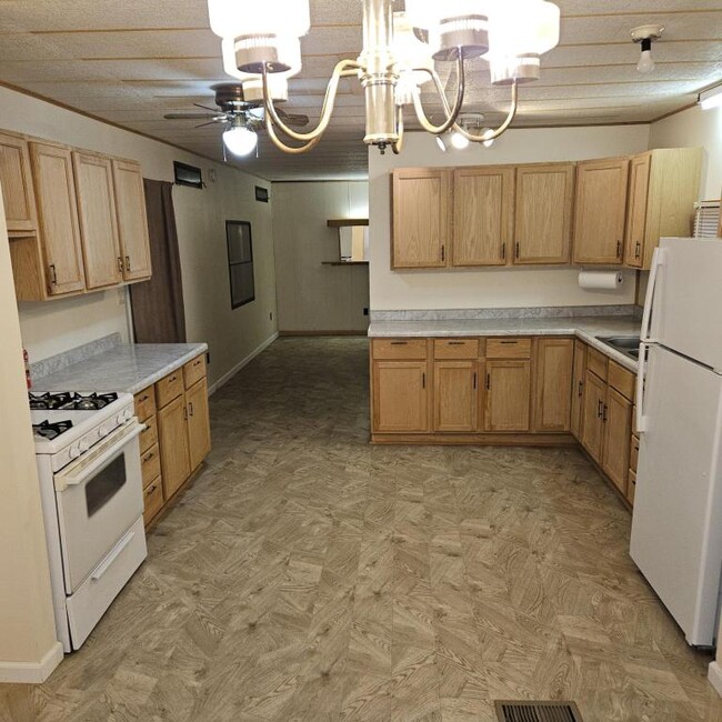 Building Photo - 111 Franklin St